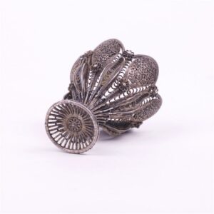 Silver stand for egg. — image 3