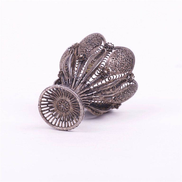 Silver stand for egg. — image 3