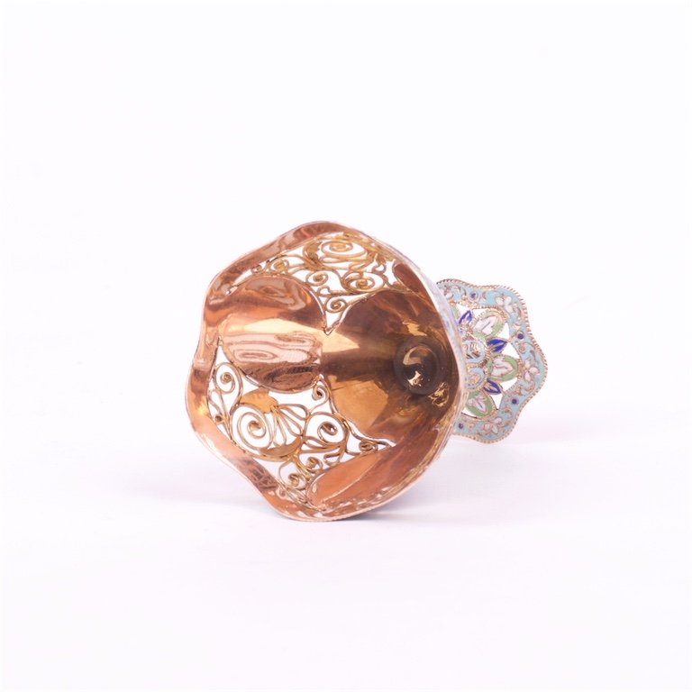 Gold stand for egg with enamel. — image 5