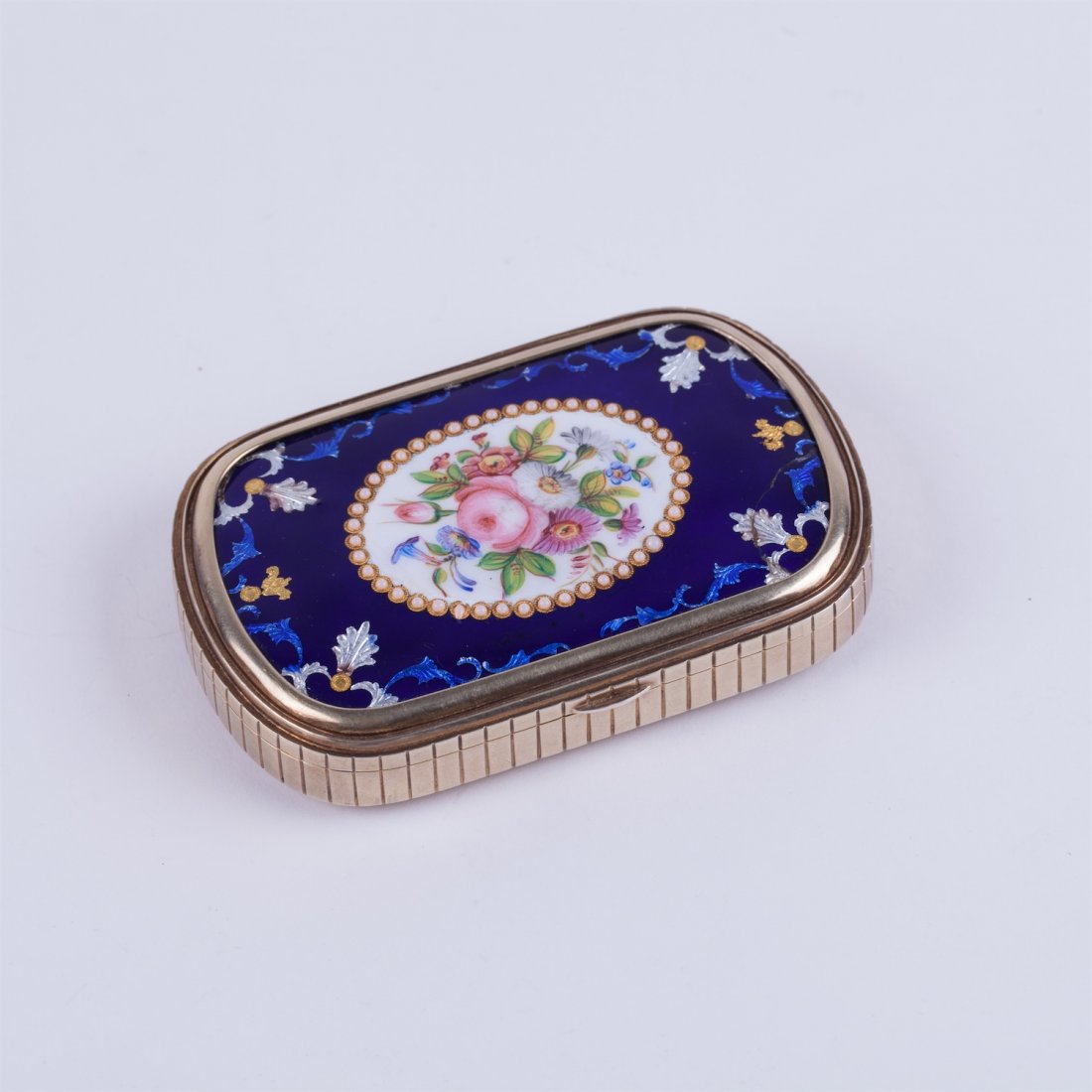 Silver case with enamel. — image 1