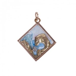 Medallion with Polar Bear. Faberge workshop. — image 1