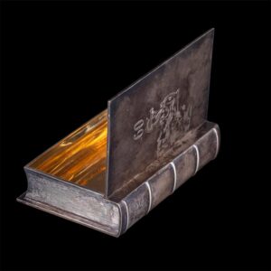Russian cigar box in the shape of a book — image 4