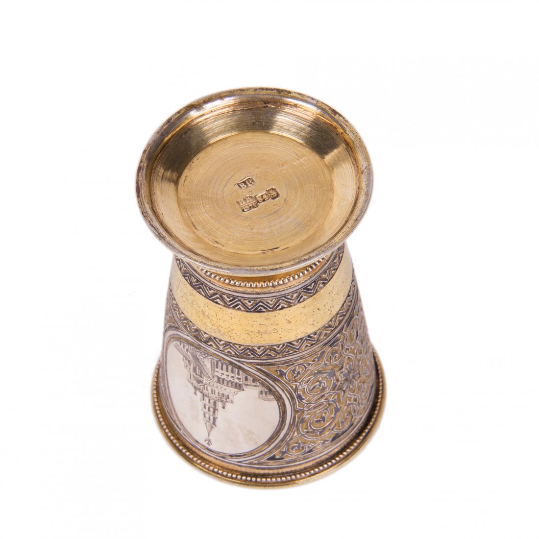 Russian silver-gilt baker with the Moscow Kremlin view — image 4
