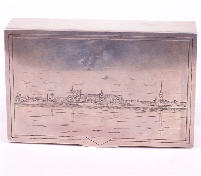 Silver cigarette box with Tallinn view. — image 3
