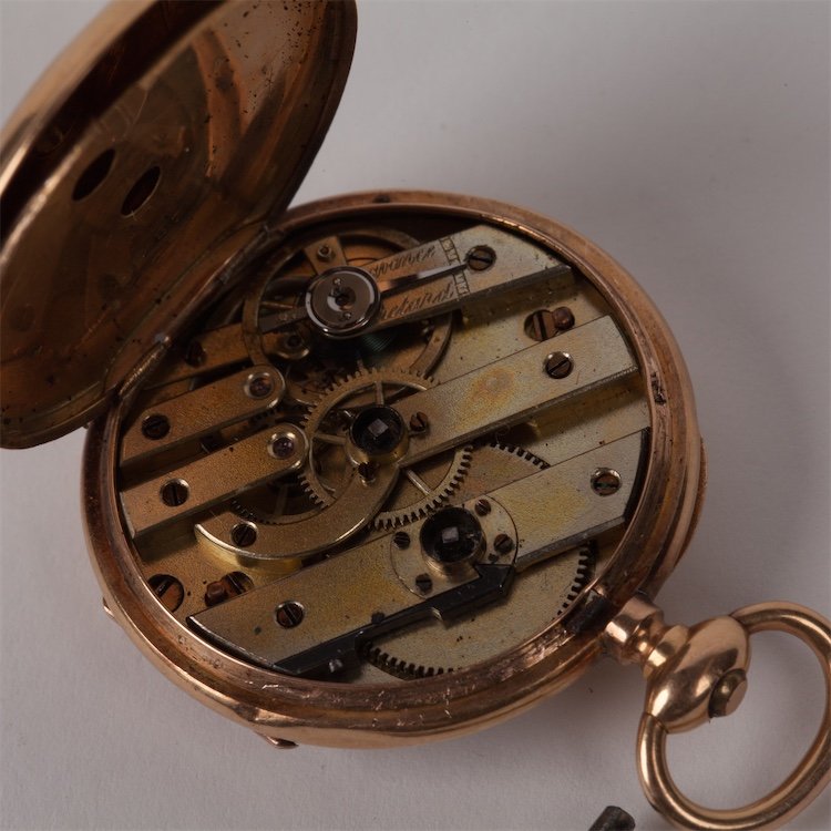 Gold pocket watch with keys. — image 5