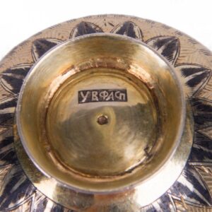 Russian engraved silver-gilt beaker — image 5