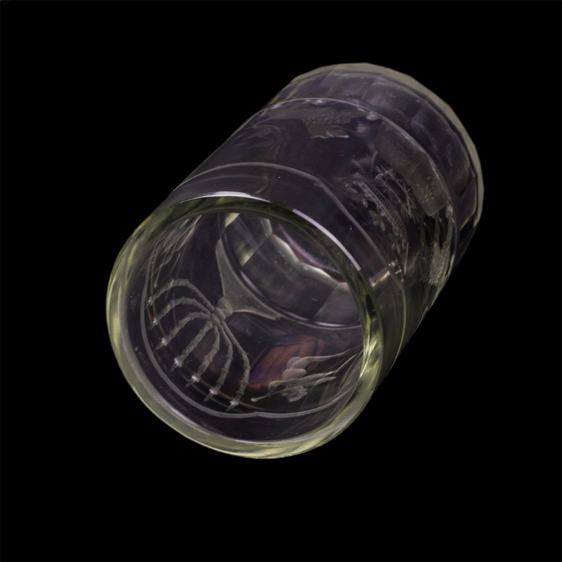 Grand engraved glass jewish beaker for Saturday wine — image 4