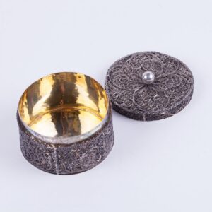 Russian silver filigree box. — image 1