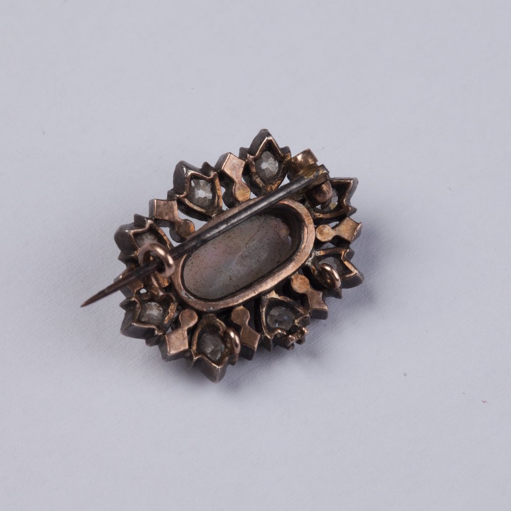 Brooch with Opal and diamonds. — image 2