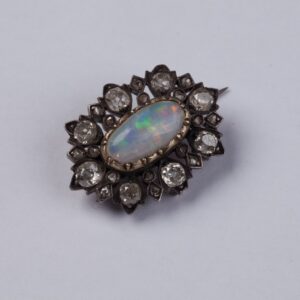 Brooch with Opal and diamonds. — image 4