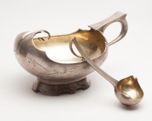 Russian kovsh with ladle — image 1