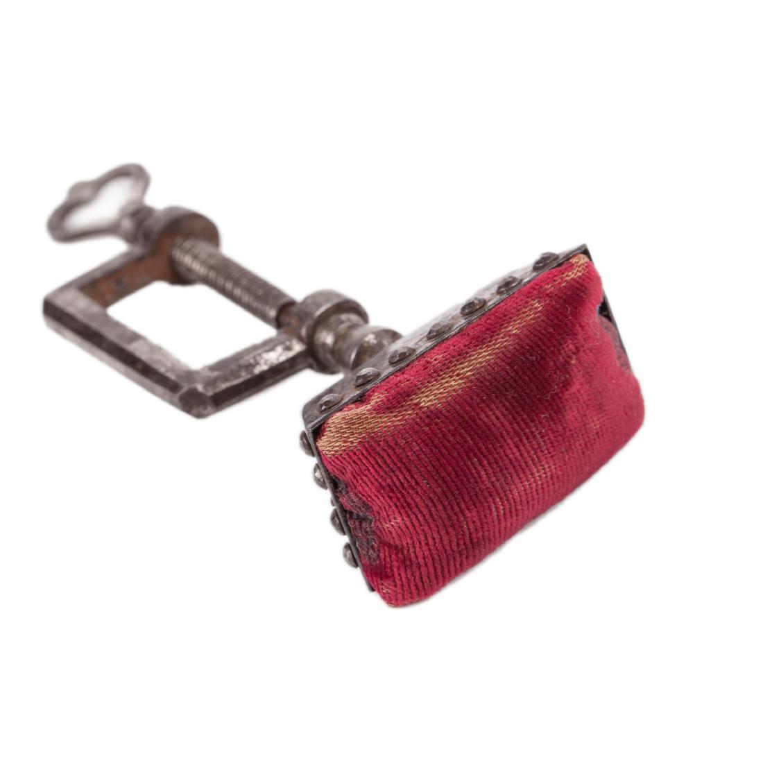 Russian steel tailoring holder with a pincushion — image 3