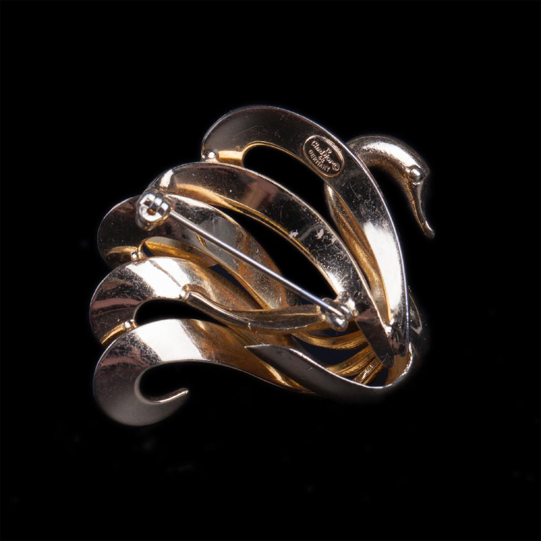 Dior brooch in the shape of swan. 1968 — image 3