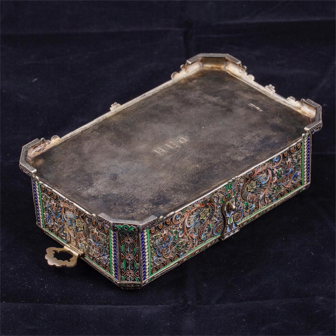 Huge enamel casket with "3 Bogatyrs".11th Artel — image 7