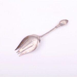 Silver serving spoon for fish. — image 2