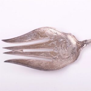 Silver serving spoon for fish. — image 3