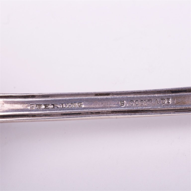 Silver serving spoon for fish. — image 6