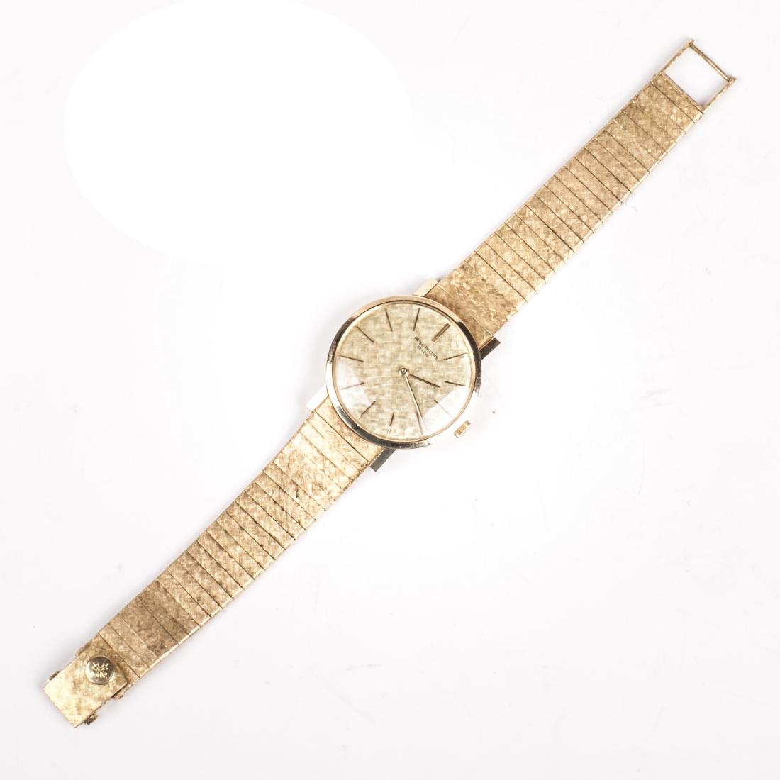 Patek Philippe solid gold men's wristwatch — image 2