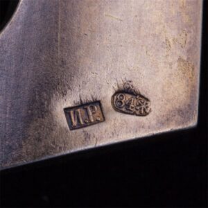 Silver-gilt and enamel photo frame in the shape of — image 6