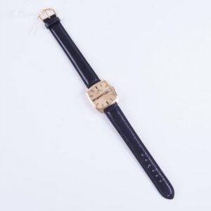Jaeger Le Coultre rectangular automatic gold wristwatch — image 4