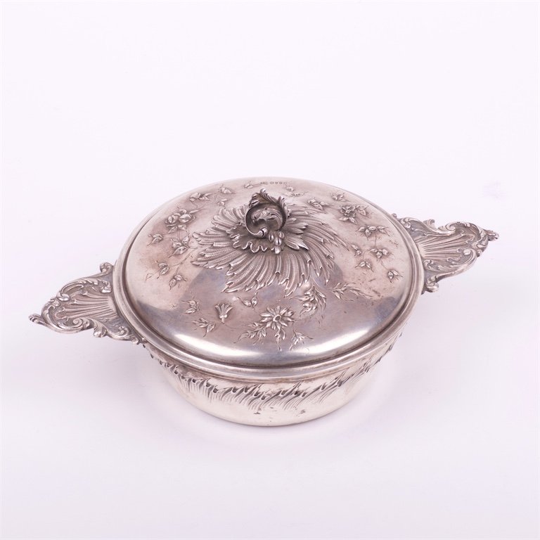Silver pot with cover. England. — image 2