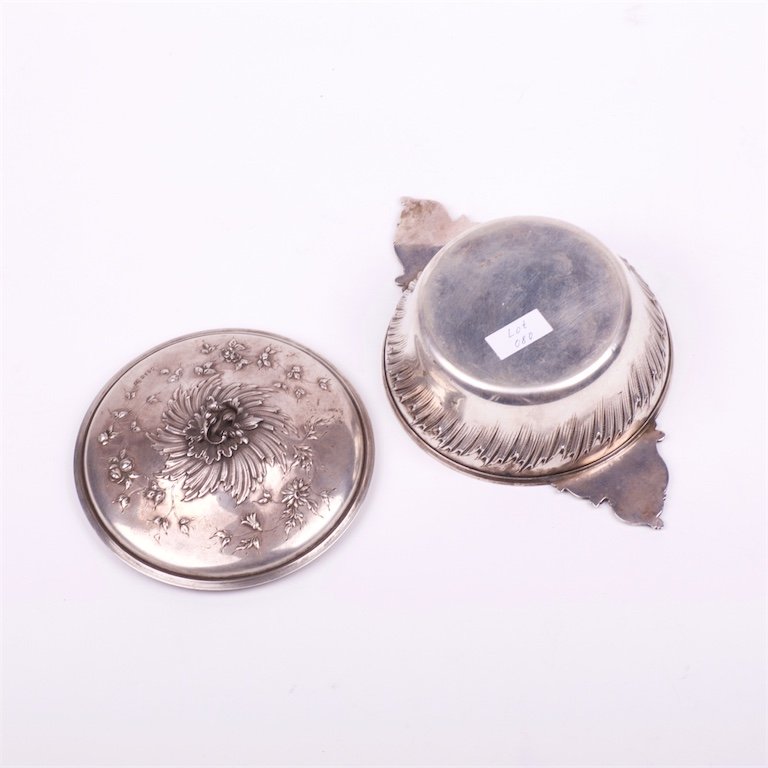Silver pot with cover. England. — image 4