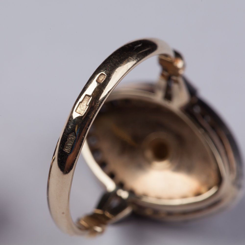 Gold earrings and ring. — image 6