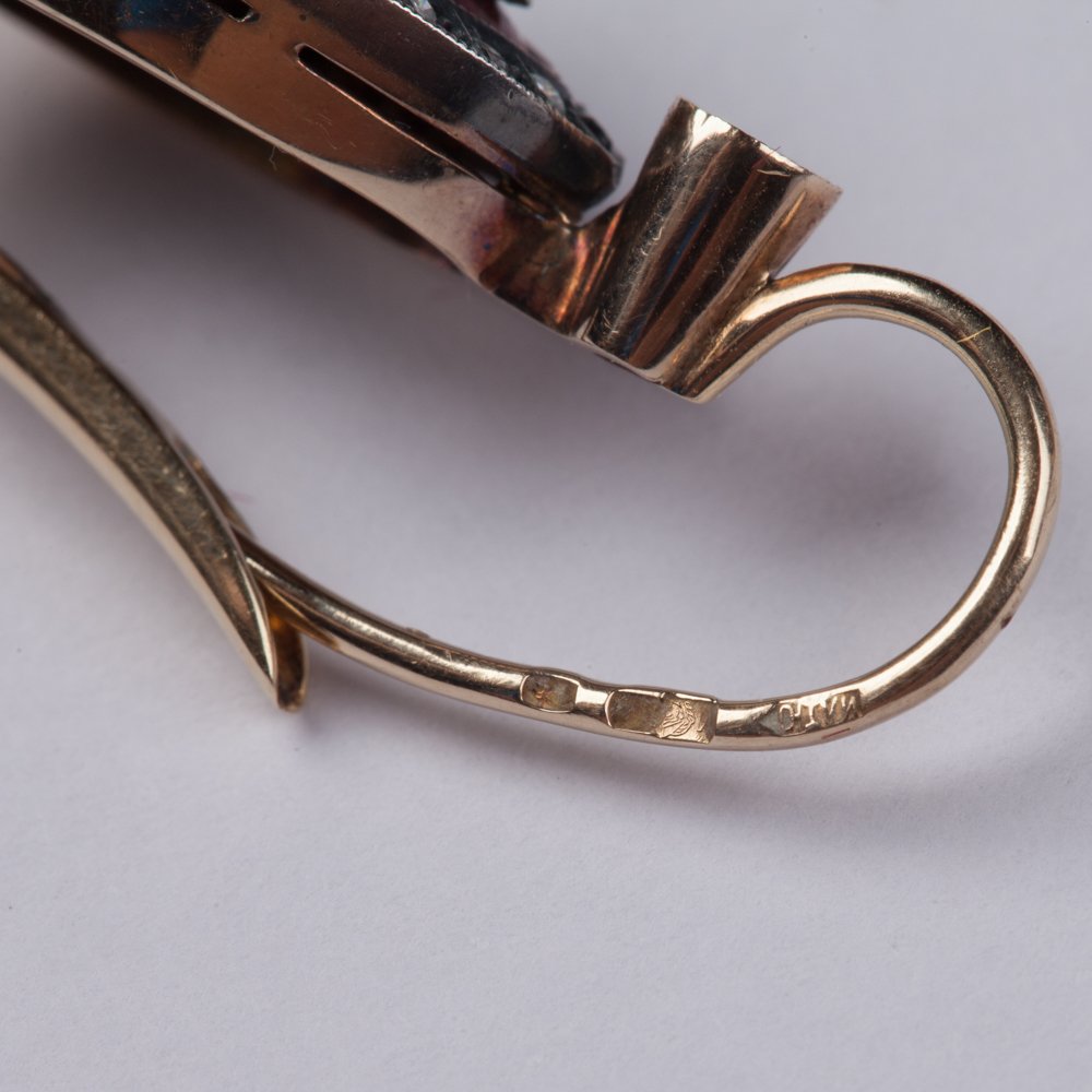 Gold earrings and ring. — image 7