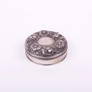 Silver box with the cover. Portugal. — image 1