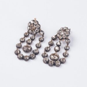 Earrings with diamonds. — image 1