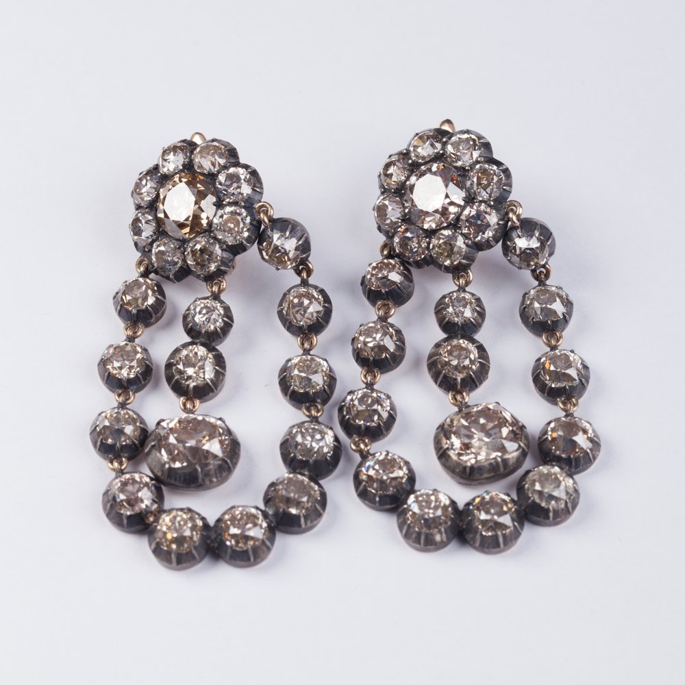 Earrings with diamonds. — image 4