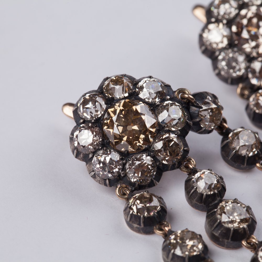 Earrings with diamonds. — image 7