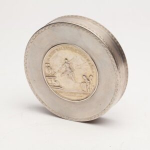 Russian box with the medal of Catherine II — image 3