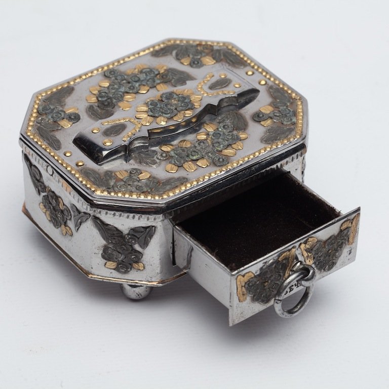 Russian casket with a drawer — image 1