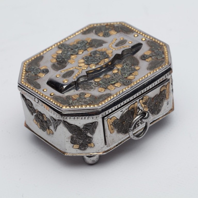 Russian casket with a drawer — image 2