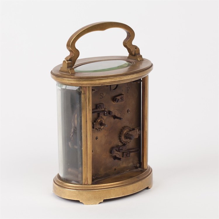 Oval shape carriage alarm clock "E. Fachat". — image 3