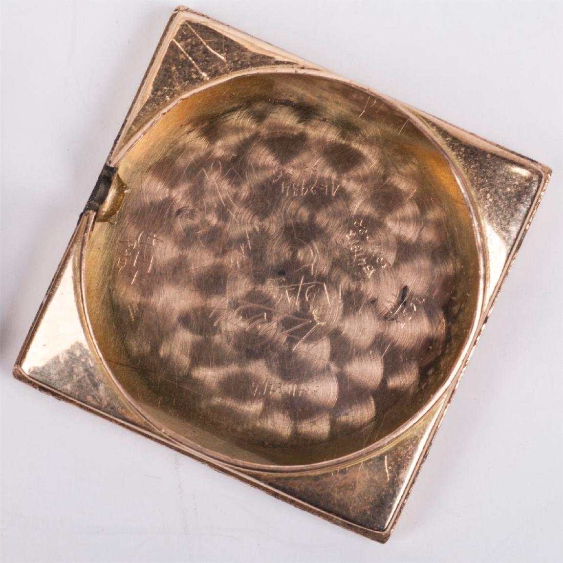 18K gold men's wristwatch on a leather strap — image 10