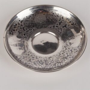 Cup on plate with views of Moscow. Moscow, 1908-1917. — image 4