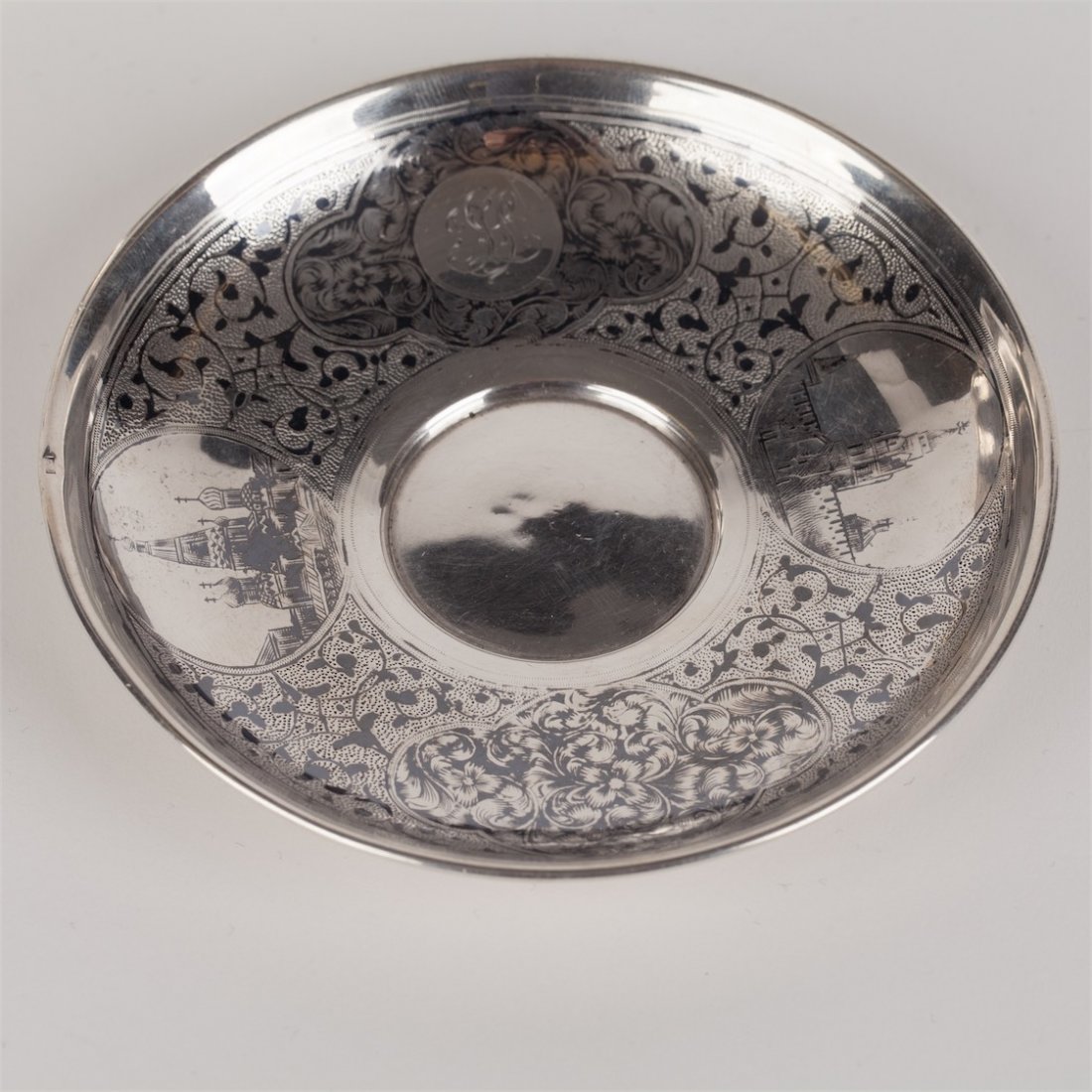 Cup on plate with views of Moscow. Moscow, 1908-1917. — image 4