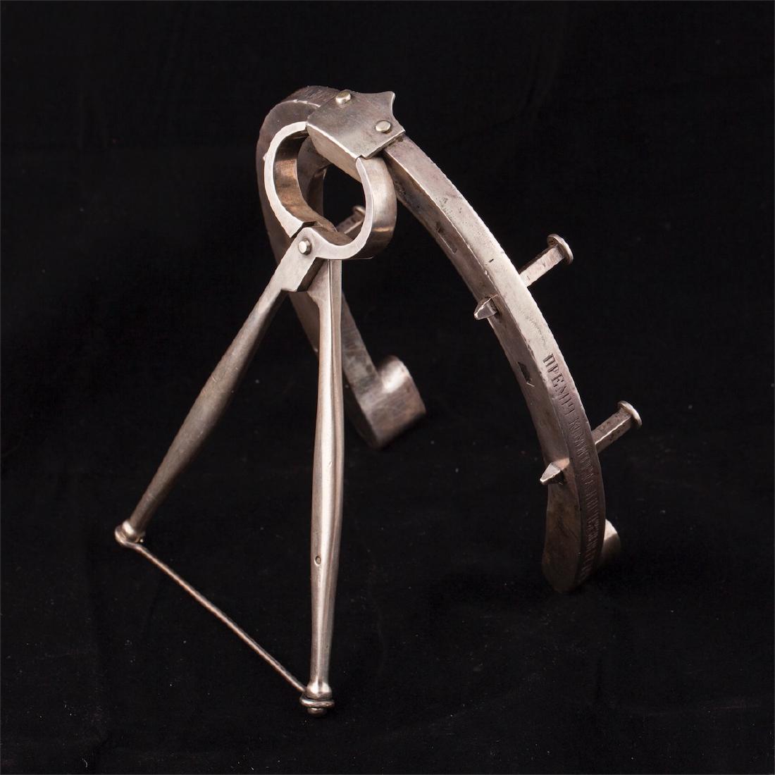 Rare silver-gilt prize in the shape of horseshoe — image 3