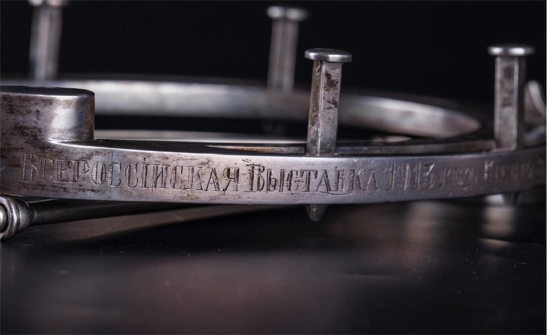 Rare silver-gilt prize in the shape of horseshoe — image 8