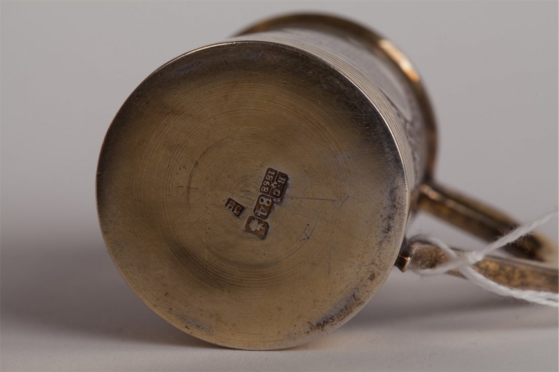 Beaker in the shape of barrel with views of Moscow. — image 3
