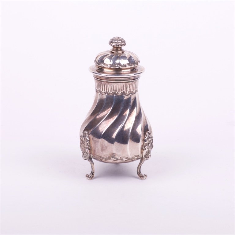 French silver pepper cellar. 950 proof. — image 1