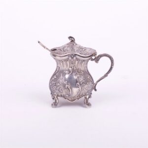 French silver pepper cellar with spoon. — image 1
