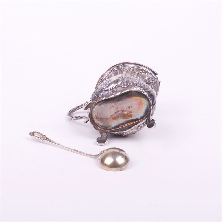 French silver pepper cellar with spoon. — image 4
