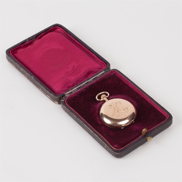 Gold pocket watch in box. — image 1