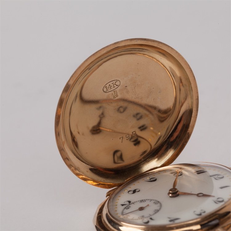 Gold pocket watch in box. — image 4