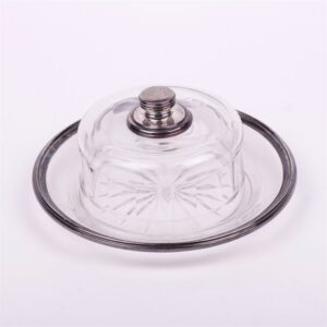 Oiler with cover and silver insertion. — image 1