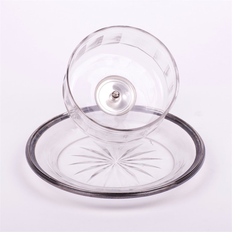 Oiler with cover and silver insertion. — image 2