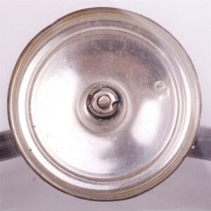 Oiler with cover and silver insertion. — image 3